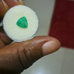 Emerald Trillion-Cut Green Gemstone for Earrings